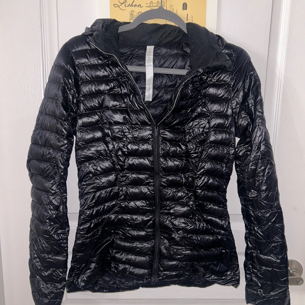 Women's Lululemon Black Puffer Jacket with Pouch